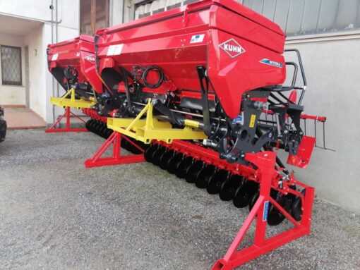 STOCK  DI MACCHINE KUHN NUOVE  IN PRONTA CONSEGNA - immagine 3