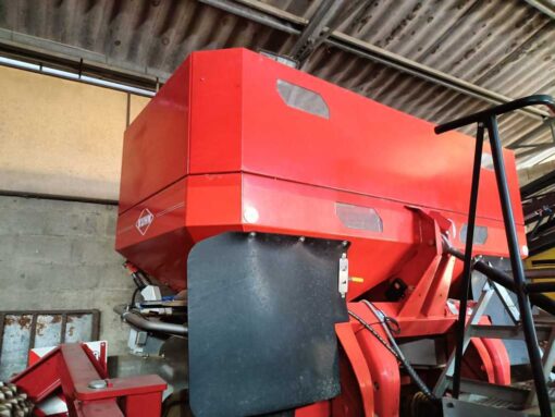spandiconcime kuhn axis 30.1 - immagine 3
